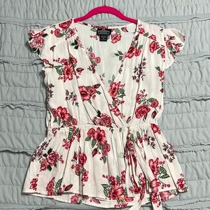 DONATING on 12/10! Hibiscus 🌺 faux wrap peplum top